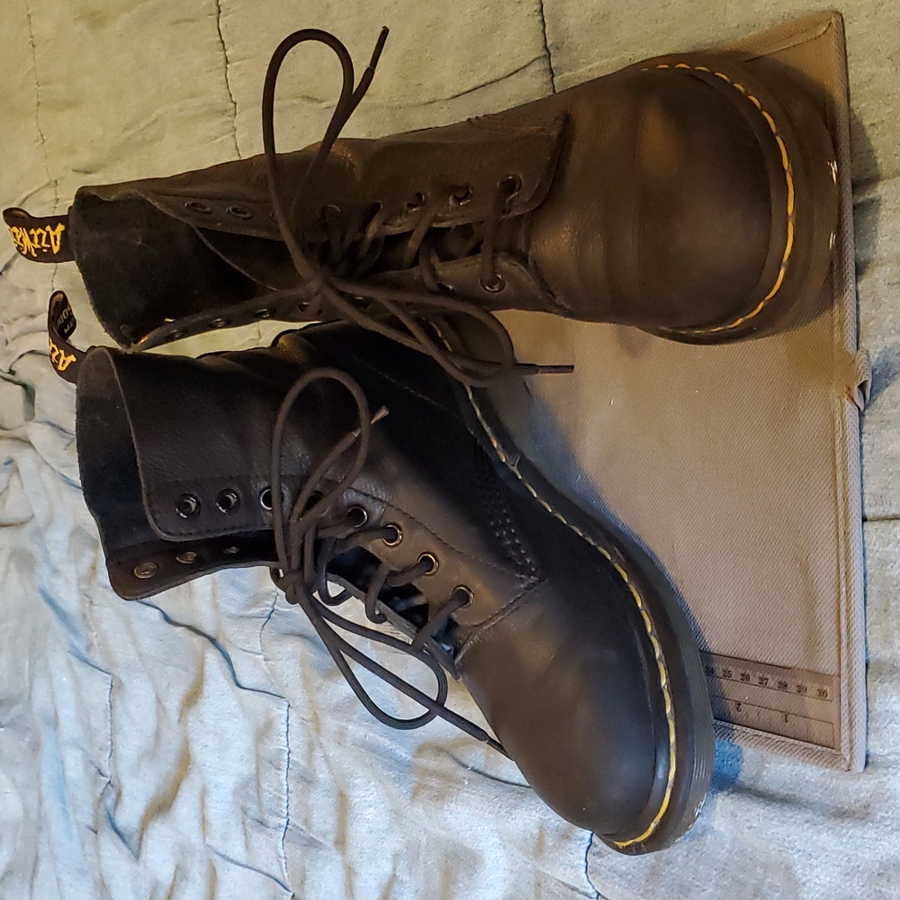 Dr Martens 1460 Women's Pascal Virginia Soft Napa Leather 8 Eye Boots M 7 W 8